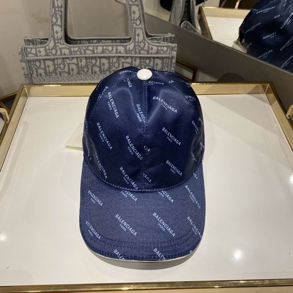 Ba*len*cia*ga hat